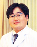 院長 : 大久保 健治
