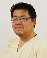 院長 : 川上 貴洋
