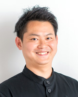 歯科医師 : 谷口 貴一