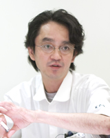 院長 : 川里 邦夫