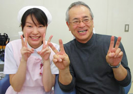衛生士の佐藤さん(左)と平吹さん(右)