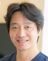 院長 : 山村 洋志明