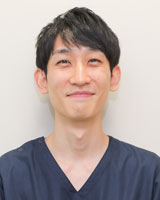 歯科医師 : 倉田 慎吾