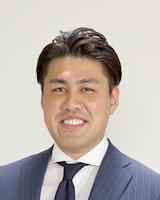 副院長(インプラント担当歯科医師) : 前田 祐二郎