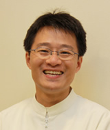 歯科医師 : 湯浅 英世