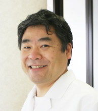 インプラント担当医 : 白鳥 恭男