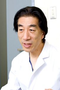 アモウデンタルクリニック 代表 岡田 隆夫 先生