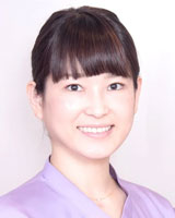 歯科医師 : 三嶋 茉莉