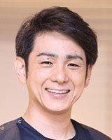 院長 : 築山 鉄平