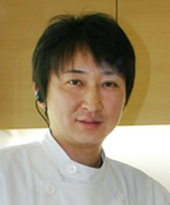 院長 : 浅野 栄一朗