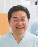 院長 : 薄井 隆