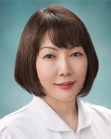 院長 : 川本 眞奈美