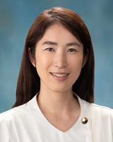 歯科医師 : 高島 利加子