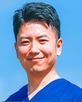 院長 : 玉岡 丈二
