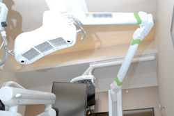 手術用ガイドを装着してインプラントを埋入