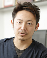 院長 : 中山 伊知郎