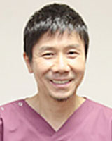 院長 : 花村 朋伸
