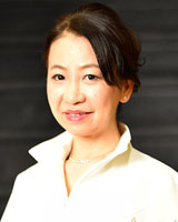 院長 : 鮫島 佳子