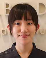 歯科医師 : 仲川 紗貴