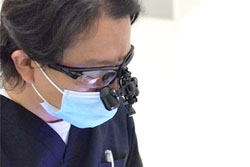 インプラント治療についての知識・技術を学んだ歯科医師が在籍