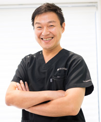 院長 : 中山 隆司