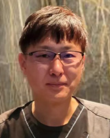 歯科医師 : 井上 智裕