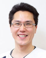 院長 : 白河 俊栄