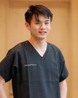 歯科医師:佐々木 敦朗