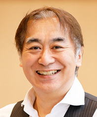 院長 : 森岡 千尋