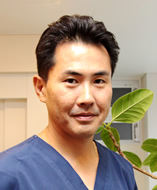 院長 : 小林 裕直