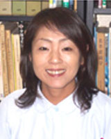 事務課長 : 小山 由紀子