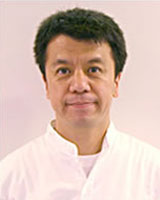 役職 : 院長 : 中冨 寛