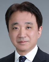 院長 : 岡田 素平太