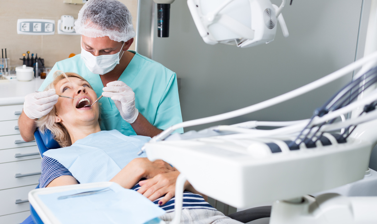 歯茎の移植手術「FGG（遊離歯肉移植術）」について