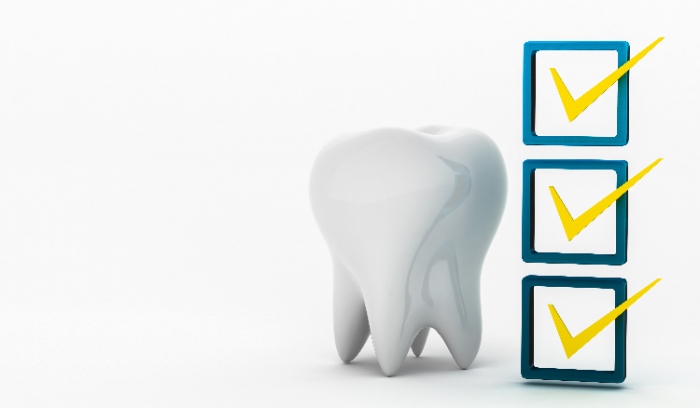 7番（一番奥の歯）は第二大臼歯とも呼ばれ、他の大臼歯と並んで食べ物をすりつぶして細かくする役割がある。