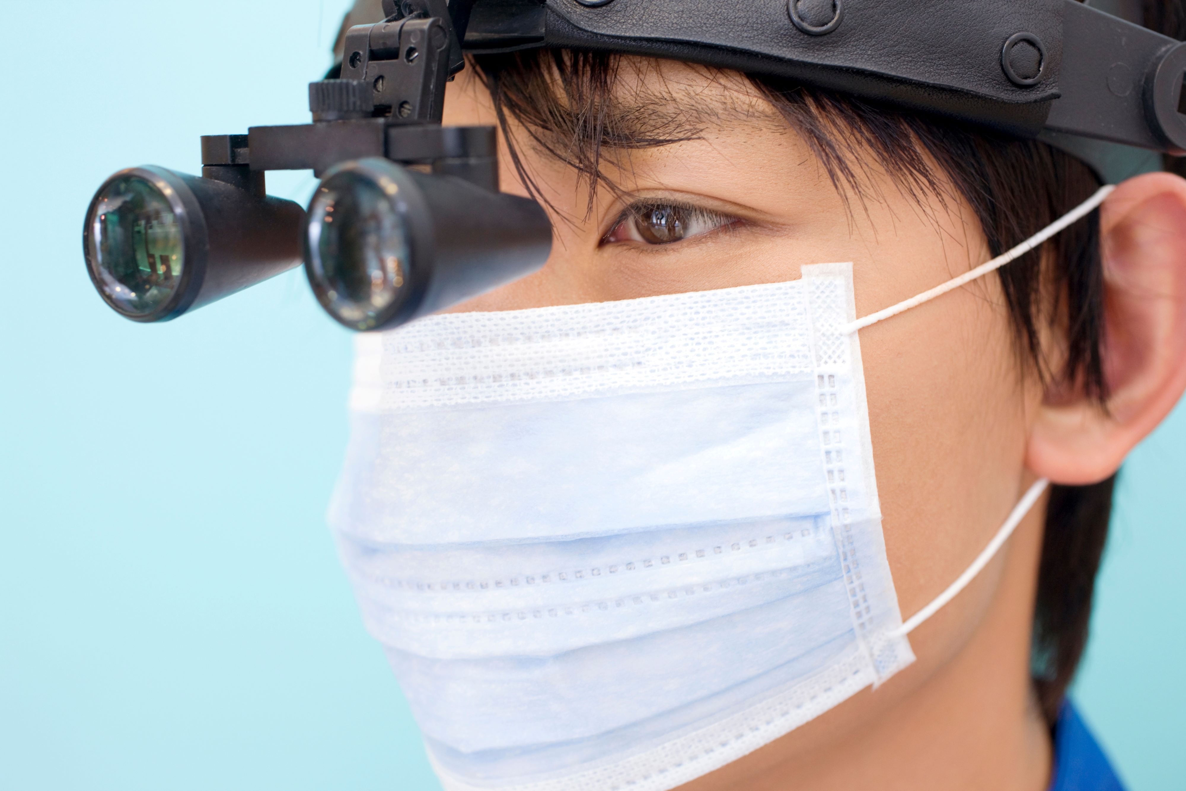 歯科用拡大鏡（ルーペ）を使う4つの歯科治療│歯科用拡大鏡の必要性について解説