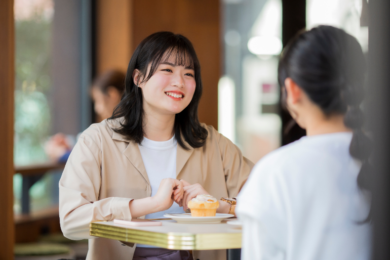20代でインプラントを受けた人の割合は？インプラントを受けるデメリットも