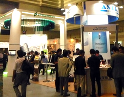 機器展示会場の様子